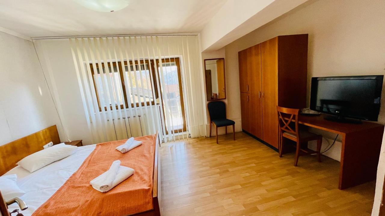 Pensiunea Luminita Busteni Exterior photo
